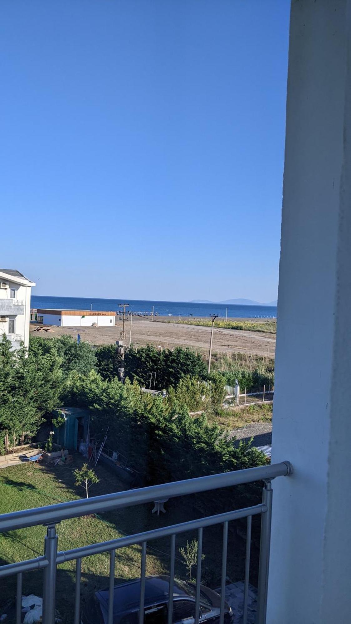 Kunevain Guest House Lezhe Bagian luar foto
